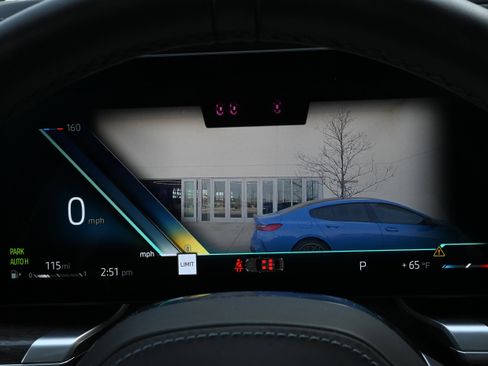 Certified 2024 BMW 760i xDrive w/ Executive Package image 33