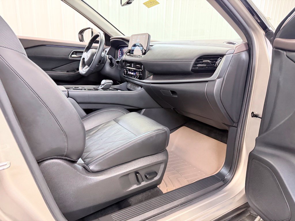 Used 2023 Nissan Rogue Platinum w/ Platinum Premium Package AWD/4WD image 38