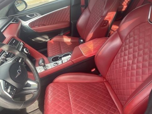 Used 2023 Genesis G70 3.3T w/ Sport Prestige Package image 3