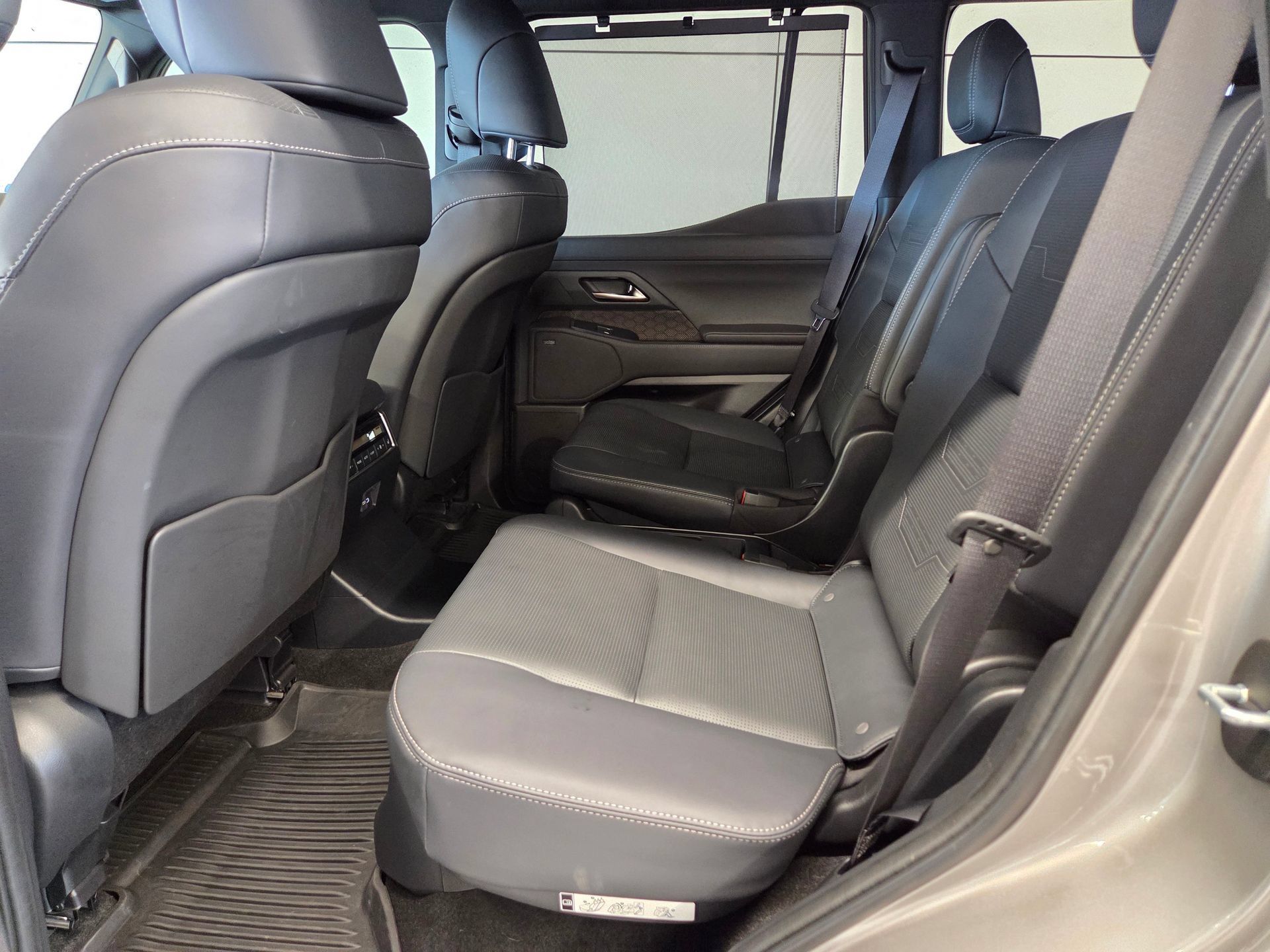 Used 2026 Lexus GX 550 w/ Accessory Package (2T) AWD/4WD image 11