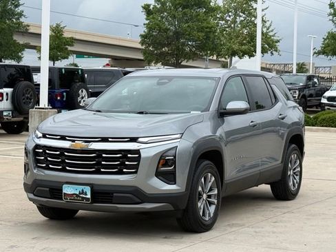 Used 2025 Chevrolet Equinox LT image 6