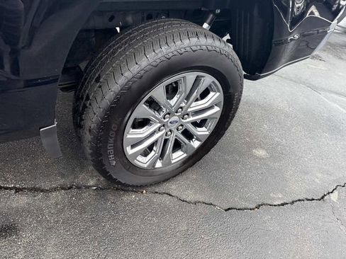 Used 2025 Ford F150 Lariat w/ Equipment Group 502A High AWD/4WD image 13
