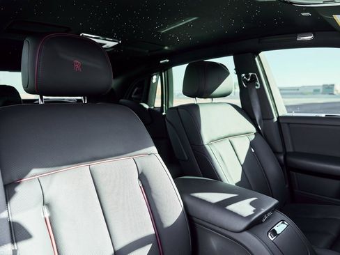 Used 2024 Rolls-Royce Phantom Sedan image 54