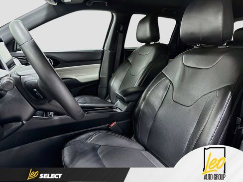 Used 2023 Jeep Compass Limited AWD/4WD image 23