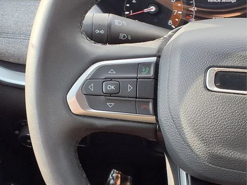 Used 2024 Jeep Compass Latitude AWD/4WD image 11