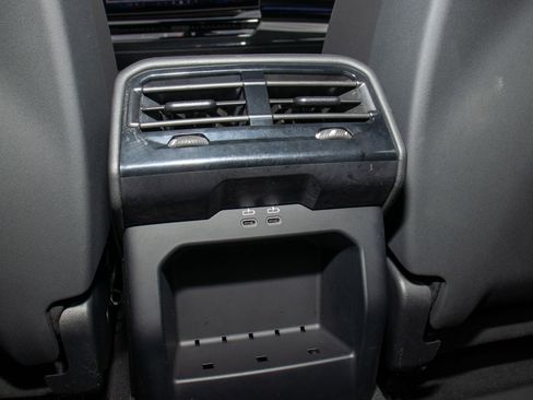 Used 2024 BMW 530i image 19