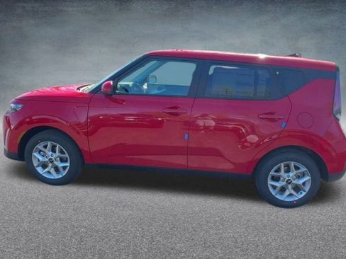 Used 2023 Kia Soul LX w/ LX Technology Package image 14