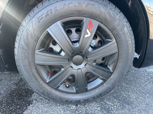 Used 2016 Nissan Versa SV image 25