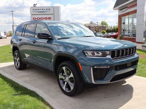 New 2026 Jeep Grand Cherokee L Limited w/ Luxury Tech Group II AWD/4WD image 4