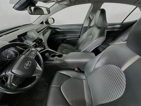 Used 2024 Toyota Camry SE image 13