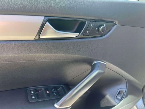 Used 2021 Volkswagen Passat 2.0T S image 17