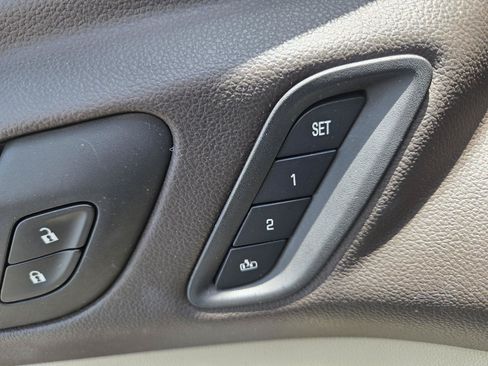Used 2019 GMC Acadia Denali w/ Technology Package FWD image 13