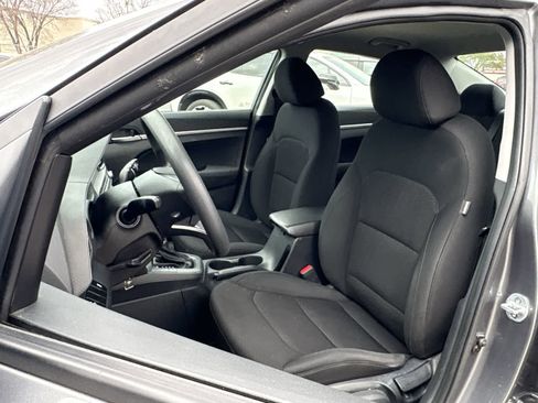 Used 2019 Hyundai Elantra SE w/ Cargo Package image 22