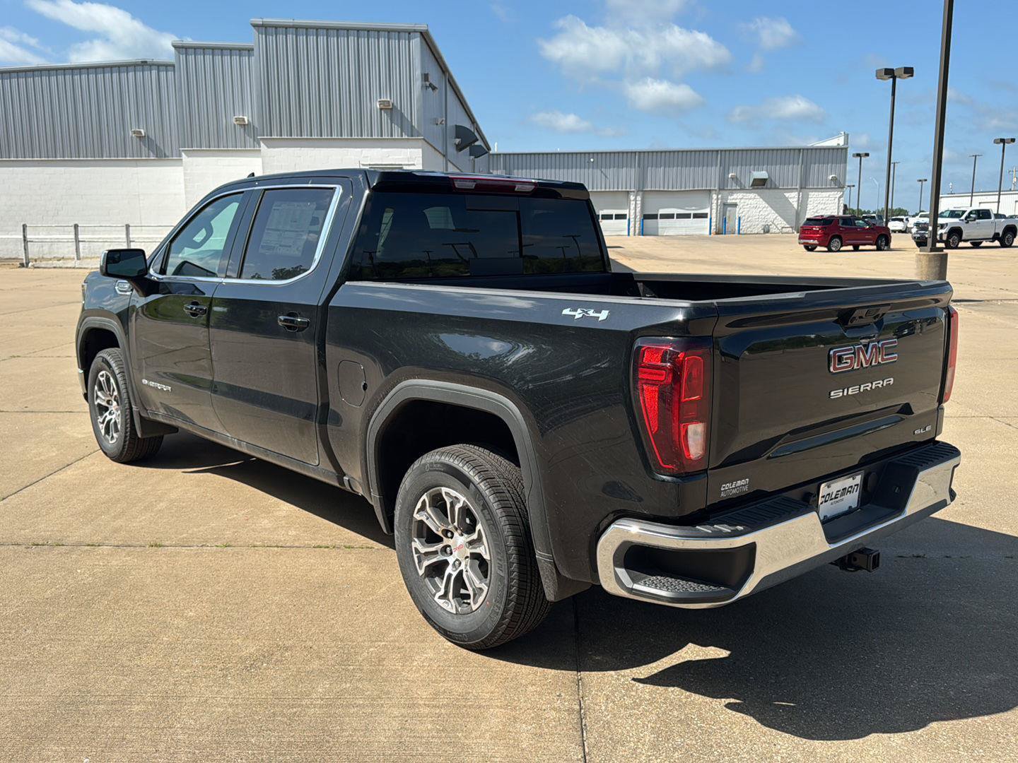 New 2026 GMC Sierra 1500 SLE w/ Preferred Package AWD/4WD image 19