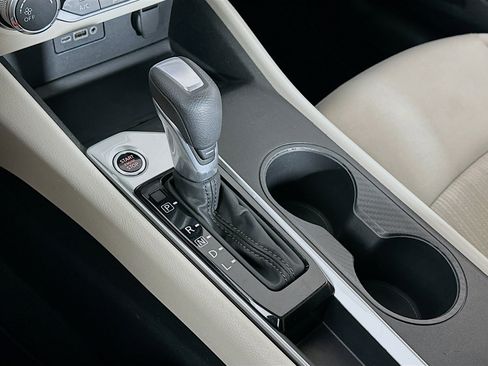 Used 2025 Nissan Altima 2.5 SV image 23