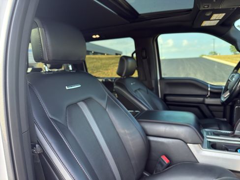 Used 2019 Ford F150 Platinum w/ Equipment Group 701A Luxury AWD/4WD image 19
