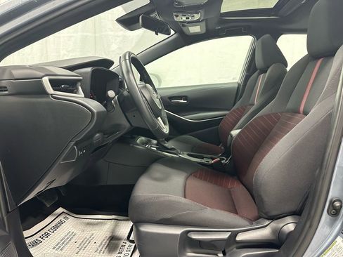 Used 2025 Toyota Corolla SE w/ SE Premium Package image 14