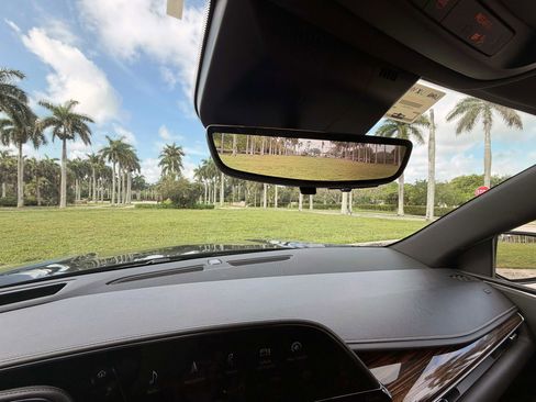 Used 2021 Cadillac Escalade ESV Premium Luxury w/ Performance Package RWD image 35