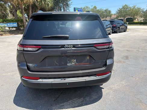 Used 2022 Jeep Grand Cherokee Limited 4xe w/ MOPAR Finishing Package AWD/4WD image 4
