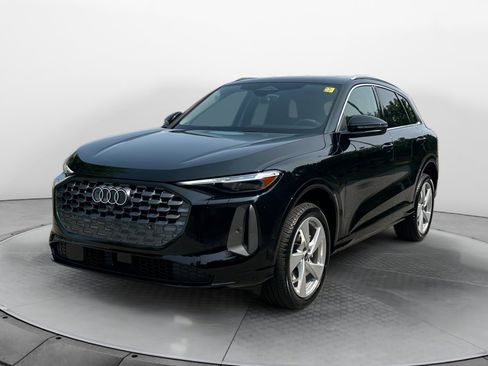 New 2025 Audi Q5 Premium Plus image 3