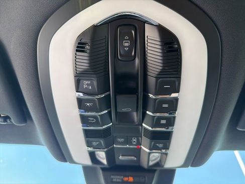 Used 2023 Porsche Macan GTS AWD/4WD image 27