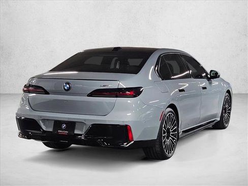 New 2025 BMW i7 xDrive60 image 5