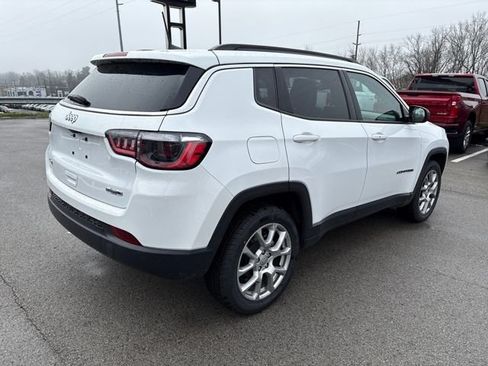 Used 2022 Jeep Compass Latitude AWD/4WD image 5