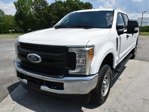 Used 2017 Ford F250 XL w/ Power Equipment Group AWD/4WD image 2