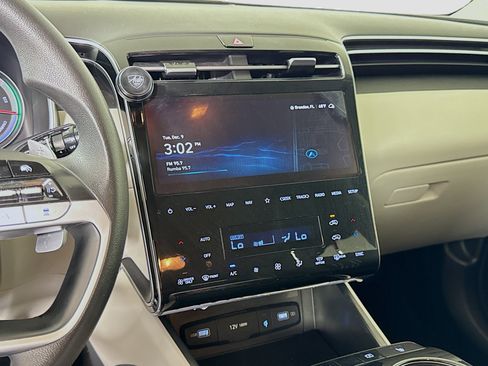 Used 2024 Hyundai Tucson Blue image 18