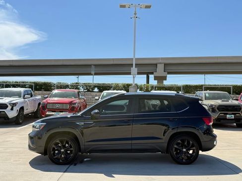 Used 2023 Volkswagen Taos SE image 7