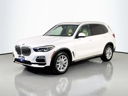 Used 2021 BMW X5 xDrive40i w/ Premium Package AWD/4WD image 3