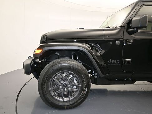 New 2026 Jeep Gladiator Sport AWD/4WD image 9