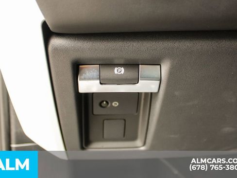 Used 2024 Land Rover Defender 110 X-Dynamic SE image 31