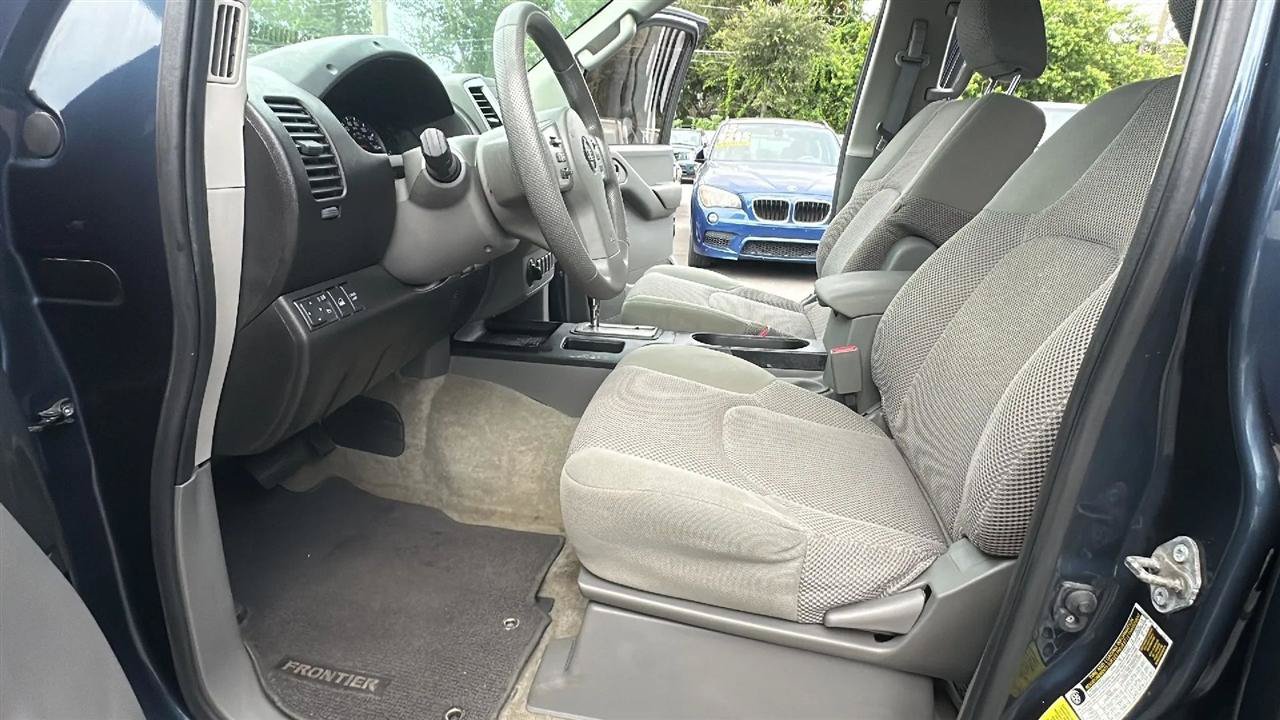 Used 2014 Nissan Frontier SV w/ SV Value Truck Package AWD/4WD image 49