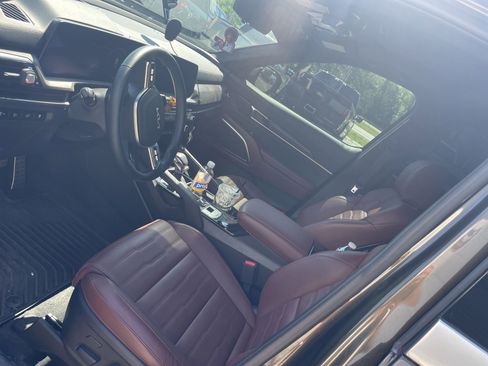 Used 2025 Kia Telluride SX Prestige AWD/4WD image 7