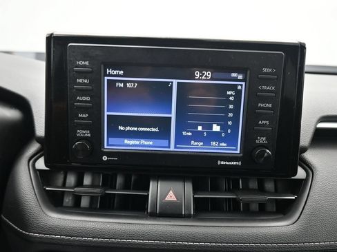 Used 2021 Toyota RAV4 LE FWD image 16