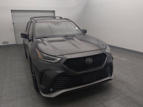 Used 2022 Toyota Highlander XSE image 14