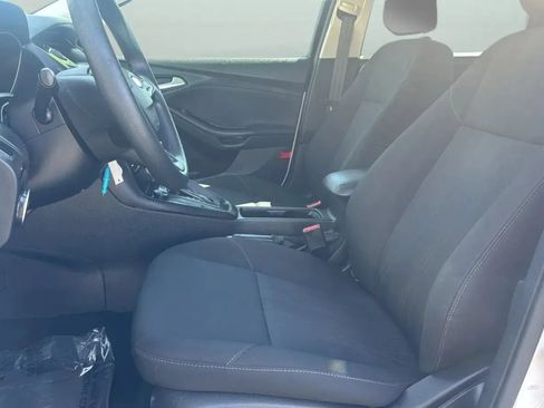 Used 2018 Ford Focus SE FWD image 27