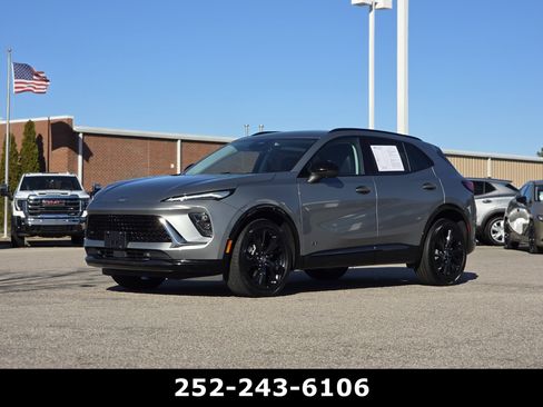 Used 2025 Buick Envision Sport Touring image 3