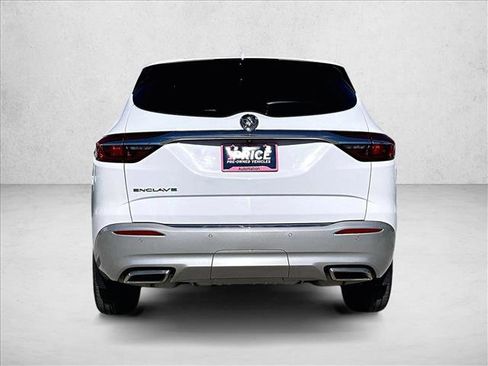 Used 2020 Buick Enclave Essence image 4