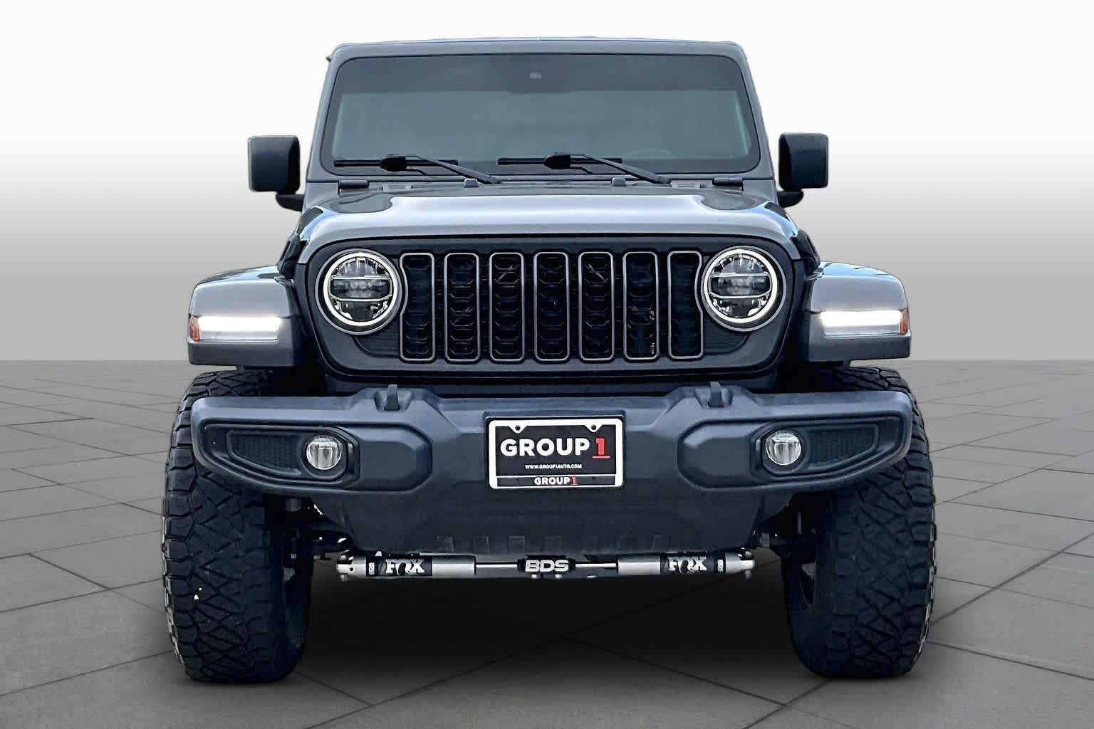 Used 2020 Jeep Wrangler Unlimited Sahara AWD/4WD image 4