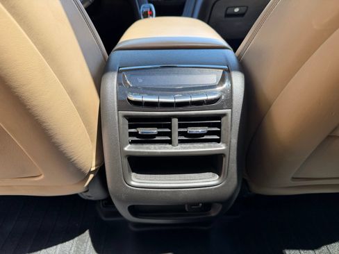 Used 2019 Cadillac XT5 Platinum AWD/4WD image 26