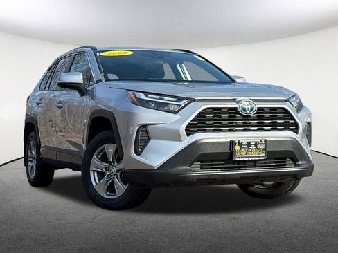 Used 2022 Toyota RAV4 XLE image 2