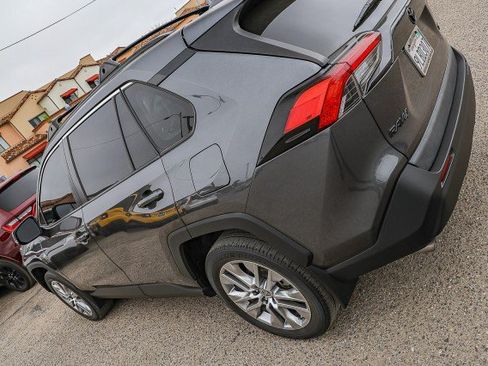 Used 2022 Toyota RAV4 XLE Premium FWD image 8