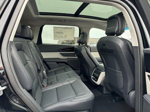 Used 2024 Lincoln Nautilus Reserve w/ Equipment Group 202A image 12