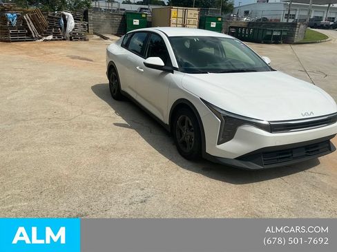Used 2025 Kia K4 FWD image 3
