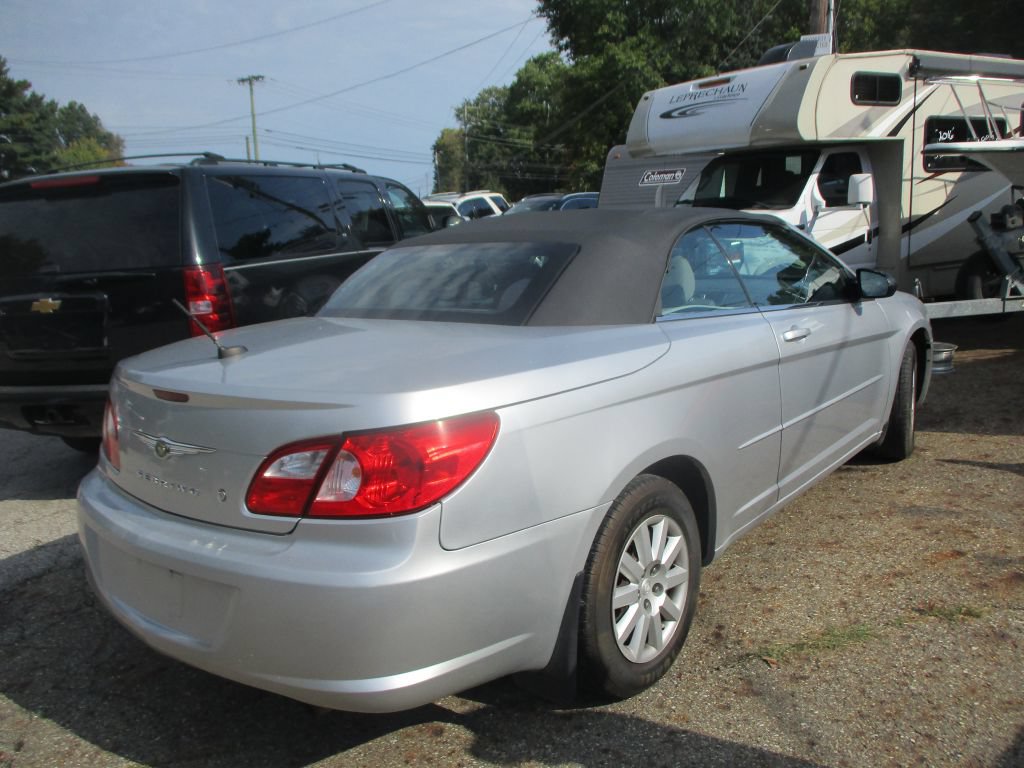Used 2008 Chrysler Sebring LX FWD image 4