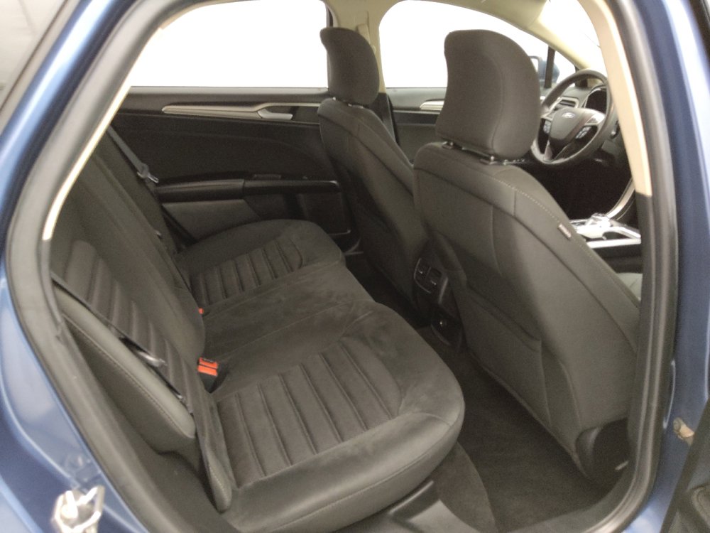 Used 2019 Ford Fusion SE FWD image 19