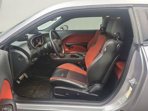 Used 2016 Dodge Challenger R/T Scat Pack w/ Leather Interior Group image 4