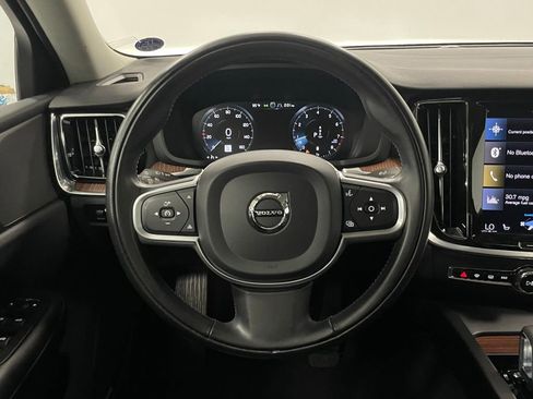 Used 2022 Volvo S60 B5 Momentum w/ Premium Package image 16